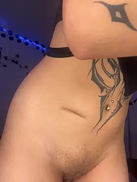 Ahri Rousse online show from April 16, 2026, 9:39 pm