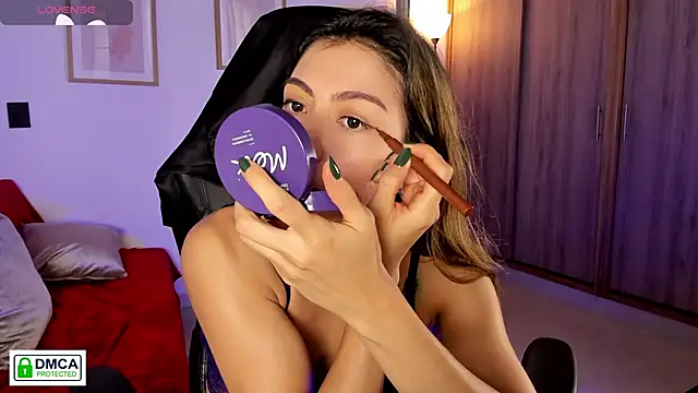 Lilabril online show from April 10, 2026, 2:35 pm