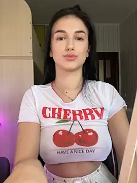 Snapshot of Julietta_a chatting on October 26, 2025, 12:49 pm Julietta a online show from October 26, 2025, 12:49 pm