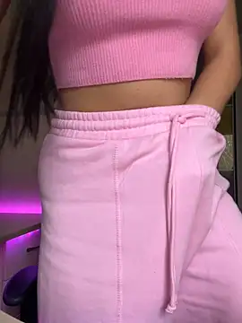 Snapshot of Julietta_a chatting on November 16, 2025, 8:08 am Julietta a online show from November 16, 2025, 8:08 am