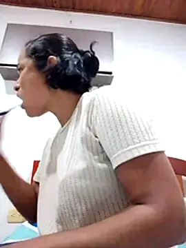 GiveLove1 online show from February 8, 2026, 12:52 am