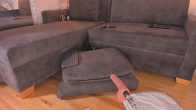 Isabella francoo online show from November 17, 2025, 12:20 pm