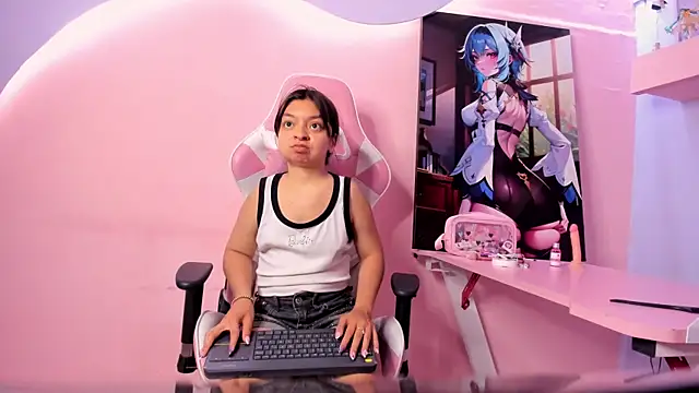 CharlotteMuller online show from April 4, 2026, 8:37 pm