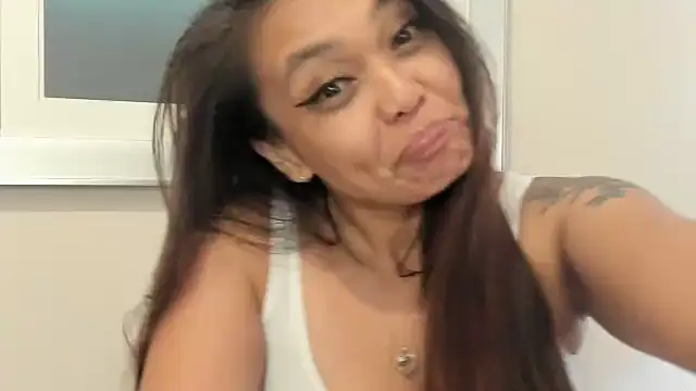 Snapshot of TheAsianFantasy chatting on September 22, 2025, 3:23 am TheAsianFantasy online show from September 22, 2025, 3:23 am