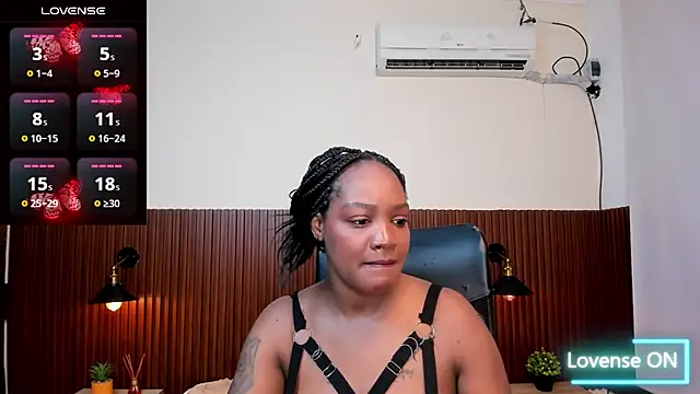 chanel brunette online show from November 16, 2025, 6:45 pm