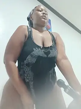 queennapal online show from May 21, 2026, 4:48 pm