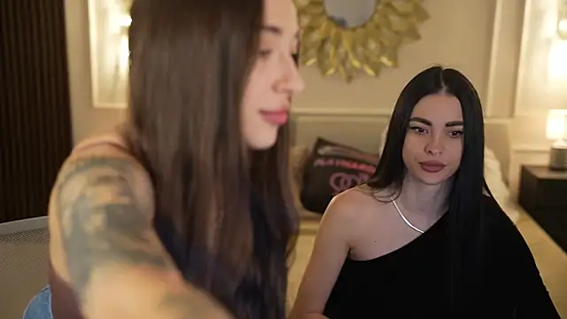 Tina Breeze online show from November 22, 2025, 11:42 am