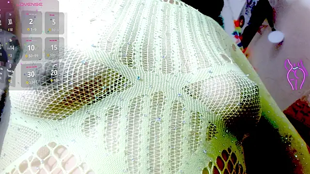 Snapshot of Eva_Hoot chatting on December 1, 2025, 3:46 pm Eva Hoot online show from December 1, 2025, 3:46 pm