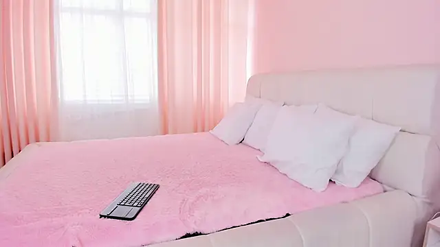 Snapshot of camila__joy chatting on December 3, 2024, 5:17 pm camila joy online show from December 3, 2024, 5:17 pm