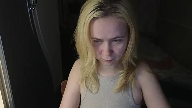 Snapshot of Riley_Roo chatting on February 16, 2026, 5:22 pm Riley Roo online show from February 16, 2026, 5:22 pm