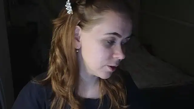 Snapshot of Riley_Roo chatting on December 16, 2025, 7:07 pm Riley Roo online show from December 16, 2025, 7:07 pm