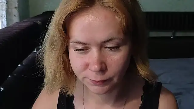 Snapshot of Riley_Roo chatting on July 8, 2026, 8:48 am Riley Roo online show from July 8, 2026, 8:48 am