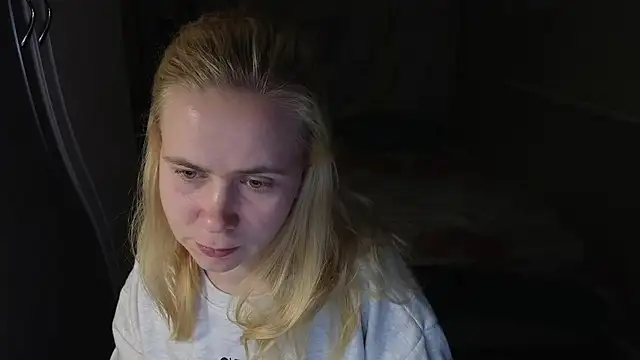 Snapshot of Riley_Roo chatting on February 22, 2026, 5:14 pm Riley Roo online show from February 22, 2026, 5:14 pm