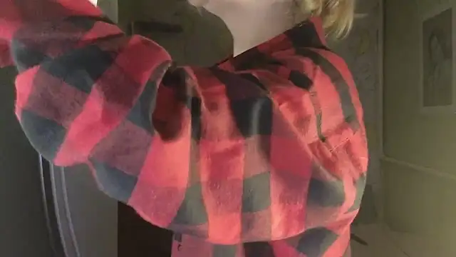 Snapshot of Riley_Roo chatting on March 1, 2026, 6:08 pm Riley Roo online show from March 1, 2026, 6:08 pm