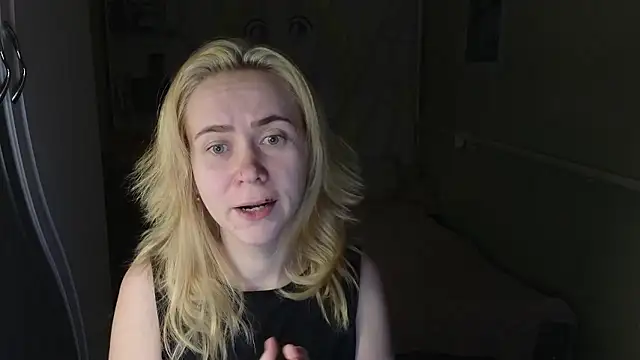 Snapshot of Riley_Roo chatting on January 15, 2026, 3:48 pm Riley Roo online show from January 15, 2026, 3:48 pm