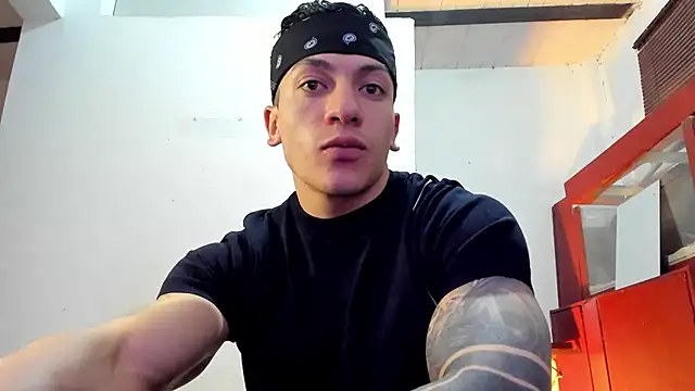 aquiles 51 online show from November 14, 2025, 5:49 pm