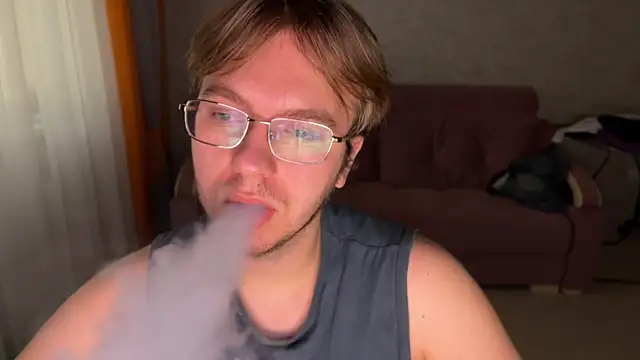 kiopiggy online show from December 4, 2025, 7:07 am