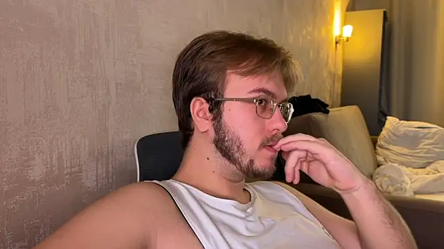 kiopiggy online show from November 5, 2025, 7:00 am