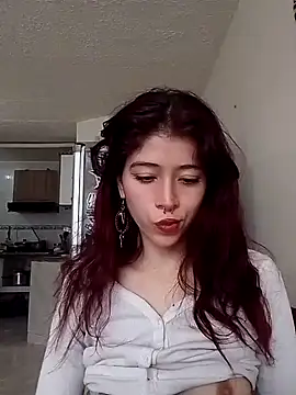 Snapshot of SuzzyyM chatting on February 25, 2025, 6:55 pm SuzzyyM online show from February 25, 2025, 6:55 pm