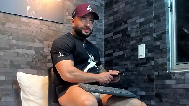 BruceDallas online show from April 4, 2026, 12:17 am