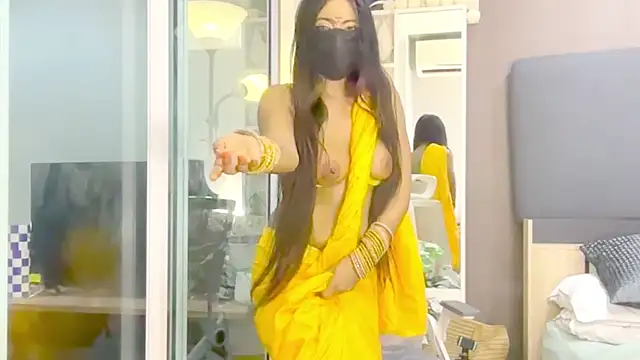 Snapshot of Monalisadon018 chatting on November 18, 2025, 5:55 am Monalisadon018 online show from November 18, 2025, 5:55 am