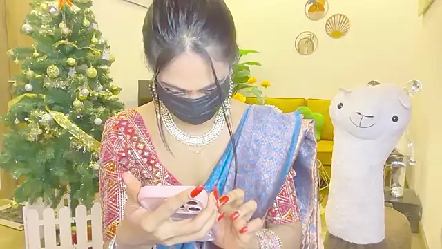 Snapshot of Monalisadon018 chatting on February 26, 2026, 6:57 am Monalisadon018 online show from February 26, 2026, 6:57 am