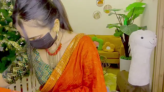 Snapshot of Monalisadon018 chatting on February 14, 2026, 7:19 am Monalisadon018 online show from February 14, 2026, 7:19 am