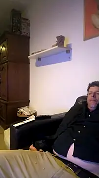 Knuffelstaaf123 online show from April 9, 2026, 7:20 pm