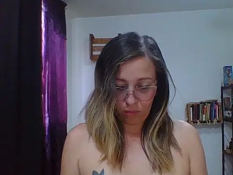 Snapshot of charlott_ponce chatting on September 29, 2025, 8:03 pm charlott ponce online show from September 29, 2025, 8:03 pm