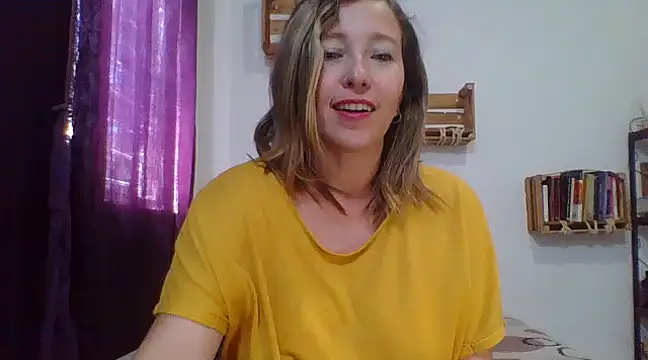 Snapshot of charlott_ponce chatting on March 8, 2025, 6:37 pm charlott ponce online show from March 8, 2025, 6:37 pm