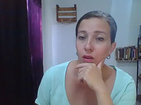 Snapshot of charlott_ponce chatting on October 4, 2025, 7:04 pm charlott ponce online show from October 4, 2025, 7:04 pm