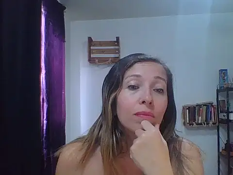 Snapshot of charlott_ponce chatting on October 6, 2025, 6:30 pm charlott ponce online show from October 6, 2025, 6:30 pm