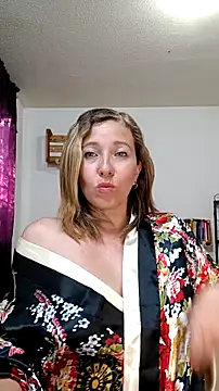 Snapshot of charlott_ponce chatting on March 6, 2025, 11:09 pm charlott ponce online show from March 6, 2025, 11:09 pm