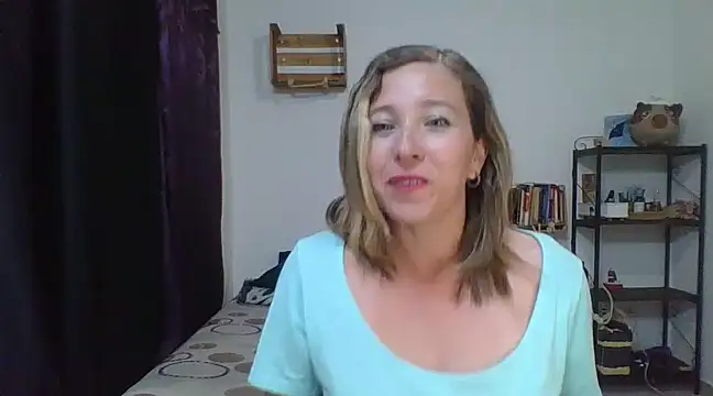 Snapshot of charlott_ponce chatting on March 6, 2025, 1:16 am charlott ponce online show from March 6, 2025, 1:16 am