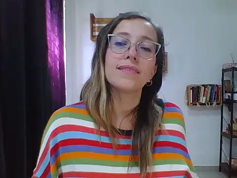 Snapshot of charlott_ponce chatting on November 3, 2025, 8:01 pm charlott ponce online show from November 3, 2025, 8:01 pm