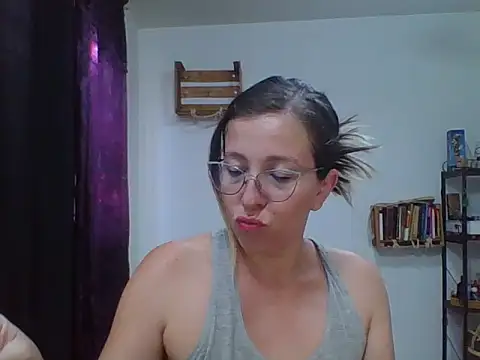 Snapshot of charlott_ponce chatting on September 22, 2025, 10:27 pm charlott ponce online show from September 22, 2025, 10:27 pm