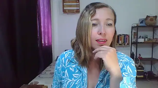 Snapshot of charlott_ponce chatting on March 6, 2025, 6:48 pm charlott ponce online show from March 6, 2025, 6:48 pm