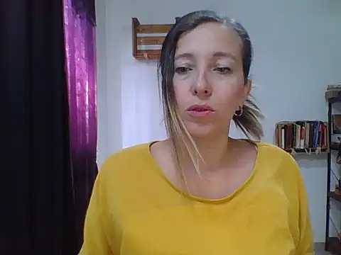 Snapshot of charlott_ponce chatting on November 30, 2025, 7:25 pm charlott ponce online show from November 30, 2025, 7:25 pm