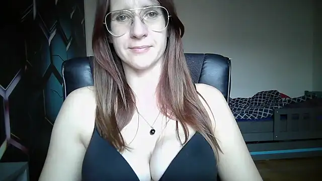 Snapshot of KayaRose chatting on October 6, 2025, 3:24 pm KayaRose online show from October 6, 2025, 3:24 pm