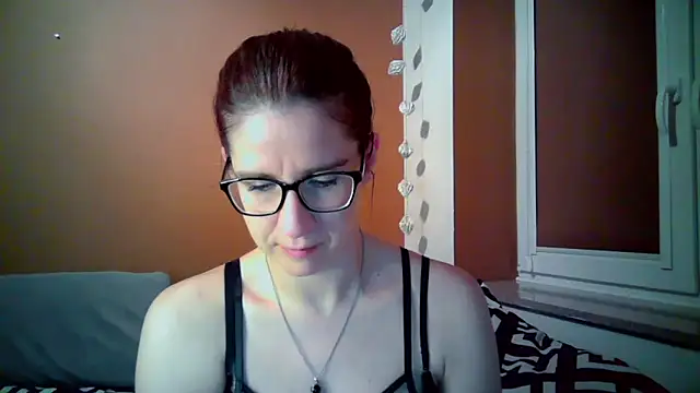 Snapshot of KayaRose chatting on October 17, 2025, 8:21 pm KayaRose online show from October 17, 2025, 8:21 pm