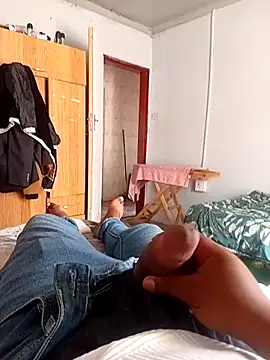 Anzo44 online show from December 4, 2025, 11:42 am