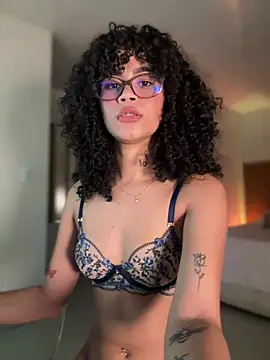Snapshot of Lianh_Benett chatting on February 8, 2025, 7:59 am Lianh Benett online show from February 8, 2025, 7:59 am