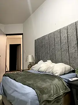 emilyrojas online show from October 5, 2025, 12:40 pm