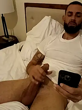 Snapshot of momentum2023 chatting on December 1, 2025, 4:13 am momentum2023 online show from December 1, 2025, 4:13 am