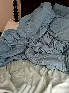 Snapshot of momentum2023 chatting on September 30, 2025, 2:23 pm momentum2023 online show from September 30, 2025, 2:23 pm