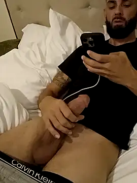 Snapshot of momentum2023 chatting on November 20, 2025, 5:08 am momentum2023 online show from November 20, 2025, 5:08 am