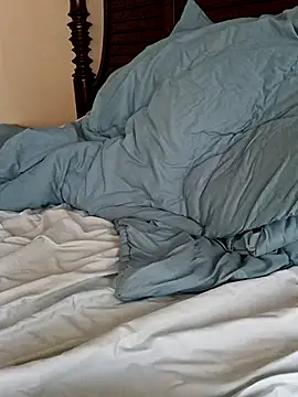 Snapshot of momentum2023 chatting on November 11, 2025, 3:07 pm momentum2023 online show from November 11, 2025, 3:07 pm