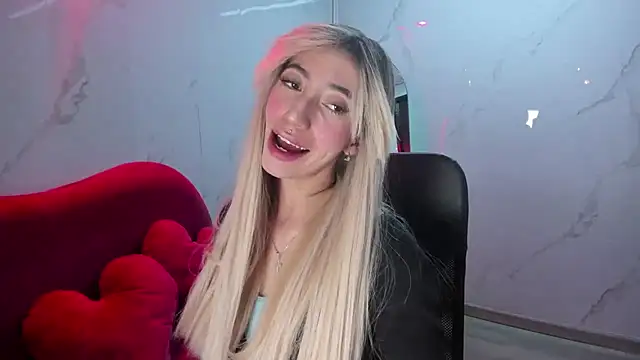 Snapshot of LilithCooperr_ chatting on November 4, 2025, 10:35 pm LilithCooperr online show from November 4, 2025, 10:35 pm