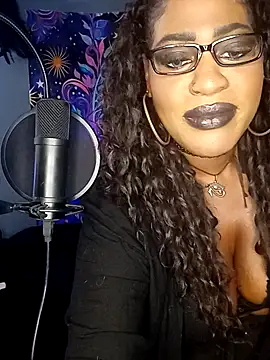 Snapshot of AmazonianMistress chatting on October 26, 2025, 5:13 pm AmazonianMistress online show from October 26, 2025, 5:13 pm