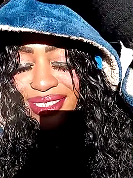 Snapshot of AmazonianMistress chatting on December 14, 2025, 6:46 pm AmazonianMistress online show from December 14, 2025, 6:46 pm